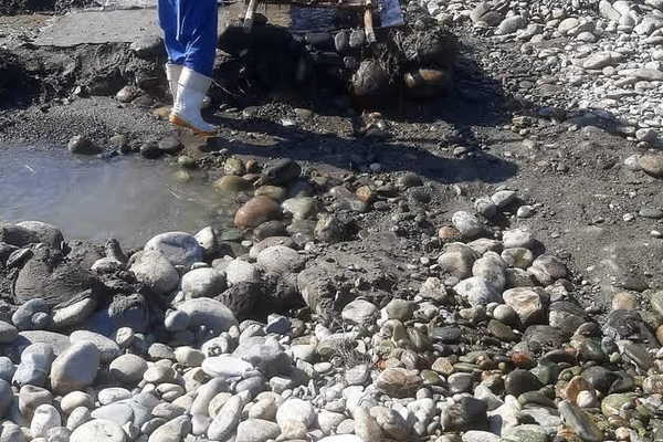 د کونړ له سینده خلک په اونۍ کې یو ګرام سره زر راټولوي چې بیه یې شاوخوا ۸۰۰۰ افغانۍ کیږي