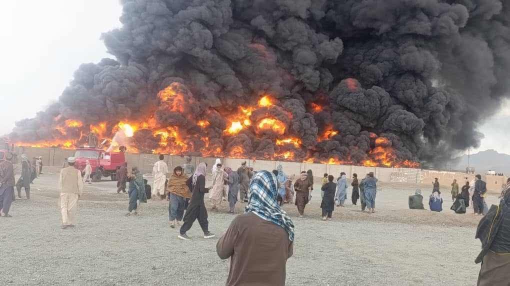 آتش‌سوزی گسترده در بندر ابونصر فراهی با کمک ایران مهار شد