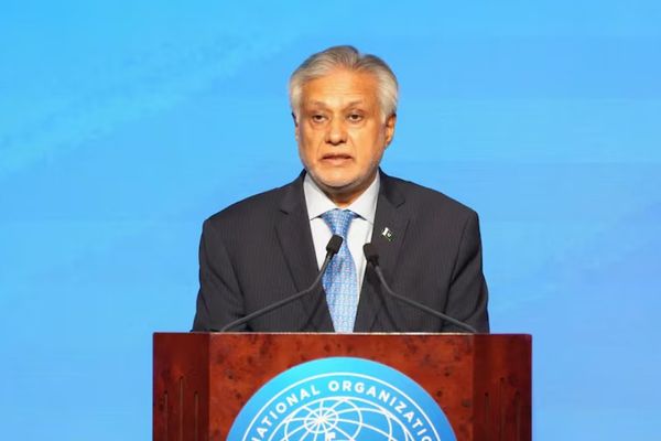 اسحاق ډار له ابراهيمي تړون سره د پاکستان د يو ځای کېدو اوازې رد کړې