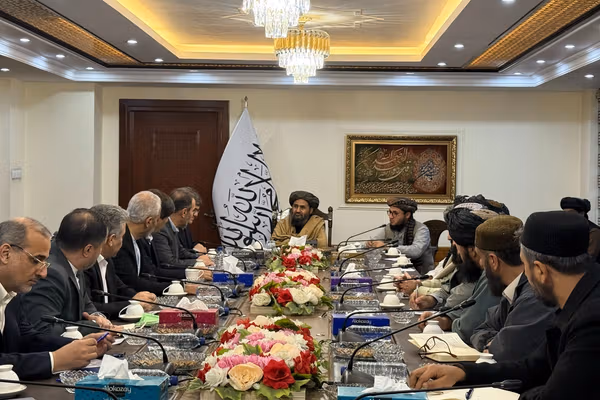 ایران غواړي چین د افغانستان له لارې د اروپا له ریل پټلۍ سره ونښلوي