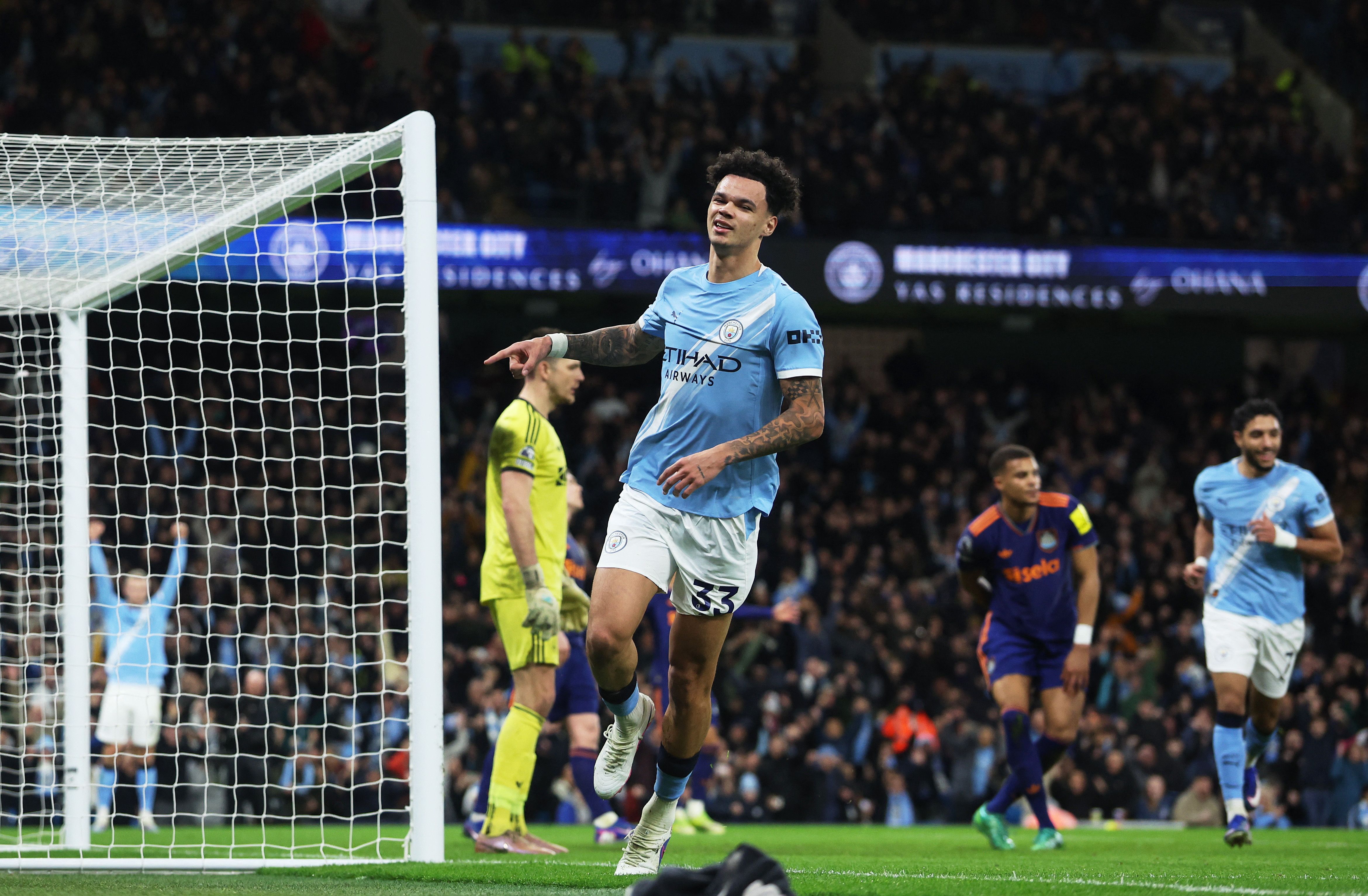 منچسترسیتی با شکست نیوکاسل فاصله دو امتیازی خود را با آرسنال حفظ کرد