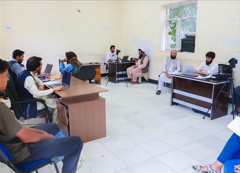 طالبان در شش ماه بیش از  یک میلیون شناسنامه الکترونیک توزیع کرده است