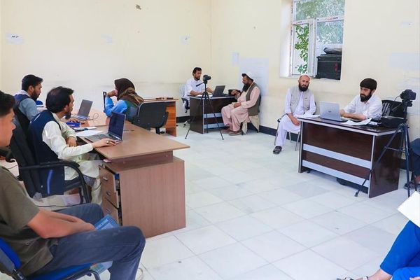 طالبان در شش ماه بیش از یک میلیون شناسنامه الکترونیک توزیع کرده است