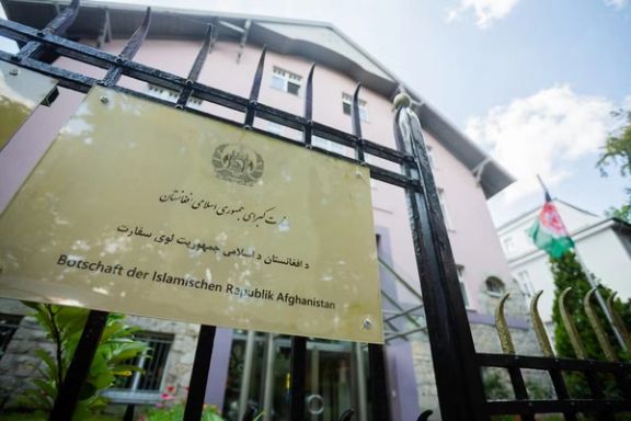 په غرب کې د جمهوريت پر سفیرانو فشار: له طالبانو سره تعامل وکړئ یا سفارت وتړئ