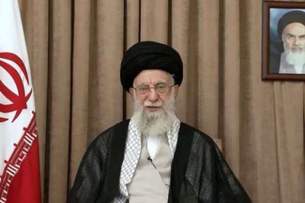 خامنه يي: د خبرو پر ځای د «شهادت» لپاره چمتو یو