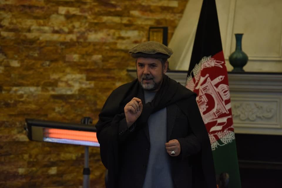 نبیل: هغه کسان چې «زه افغان نه یم» شعارونو تر شا سیاست کوي، د هېڅ قوم حقیقي استازي نه‌دي