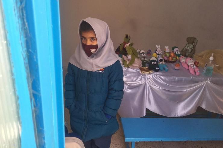 خانواده‌های افغان به ایران مهاجر می‌شوند تا دختران‌شان بتوانند به تحصیل ادامه دهند