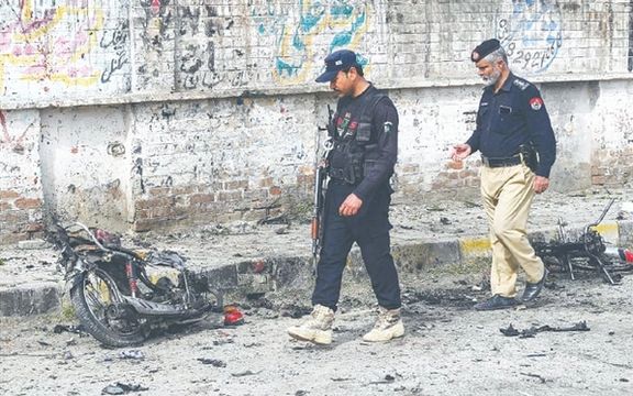 پولیس پاکستان: دو مهاجم در یک انفجار زودهنگام در پیشاور کشته شدند