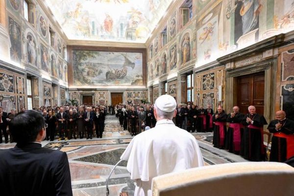 پاپ لئو در دیدار با ستارگان هالیوود: هنر سینما در حال افول است