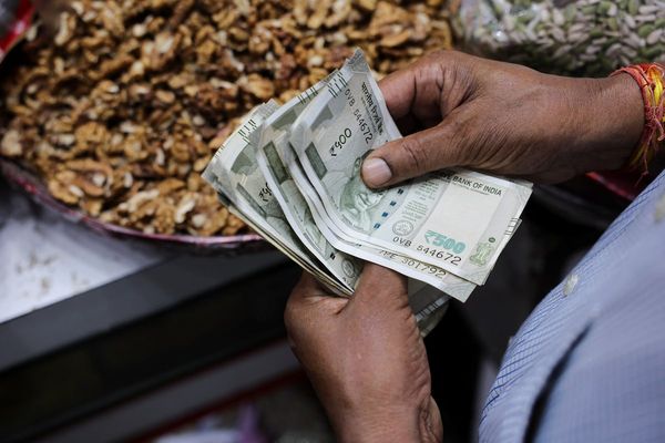 هند په تېرې اکټوبر میاشت کې نږدې ۱.۹۶ ټرېلیونه کلدارې د مالونو او خدمتونو مالیه راټوله کړې