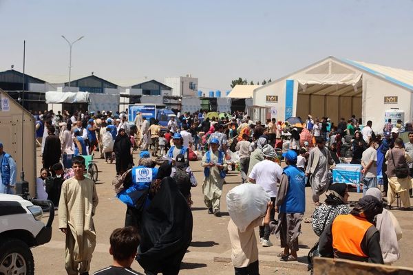 داعش خراسان يسعى لتجنيد اللاجئين الأفغان المرحّلين من إيران وباكستان