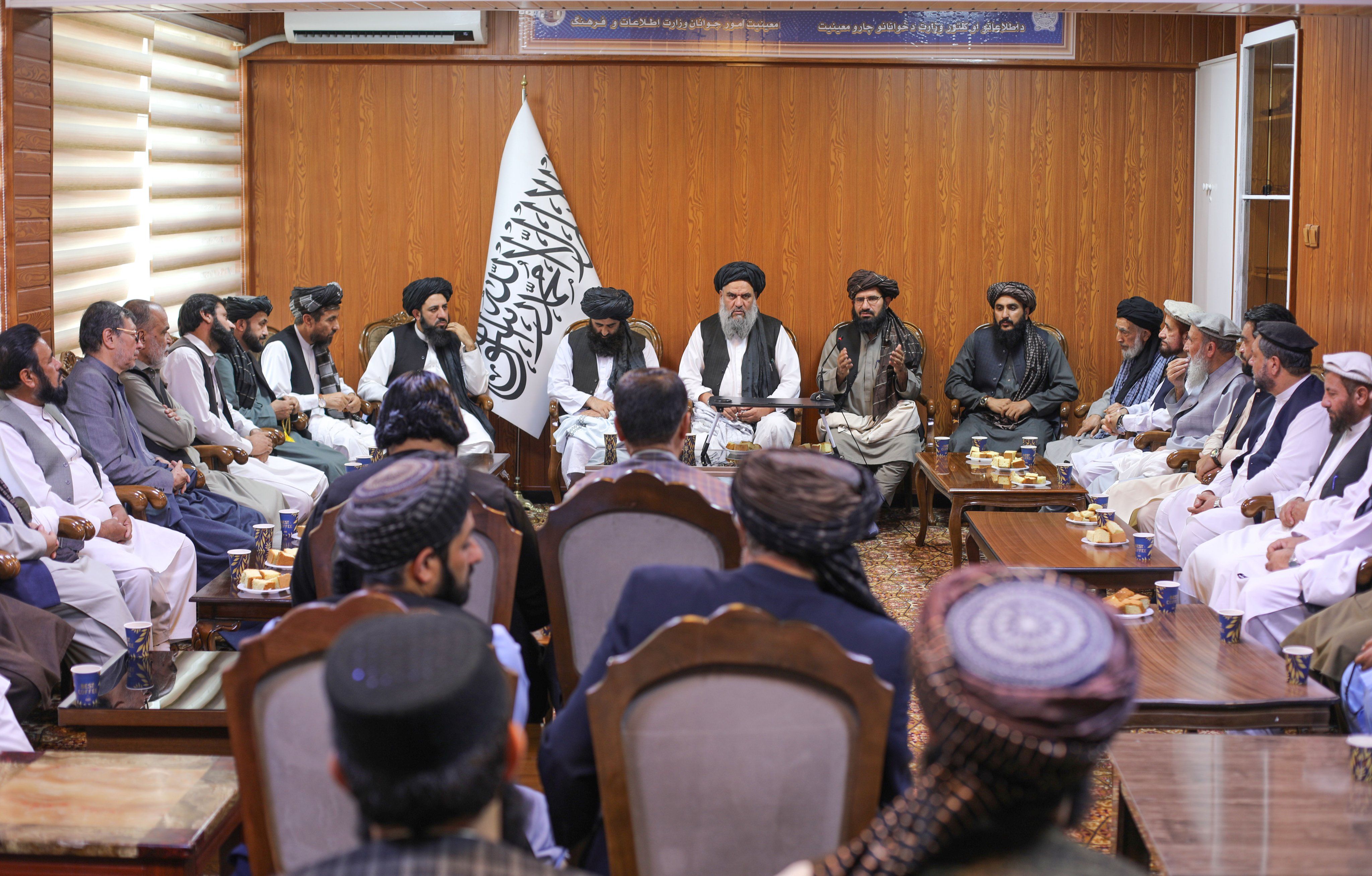 Taliban Honours Political Analysts For Backing Its Stance In Clash With Pakistan