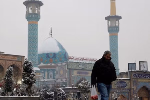 ګارډین: پر ایران برید به د دغه هېواد مشرتابه په نښه کړي