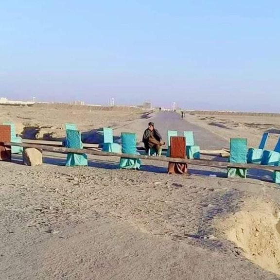 د چمن پرلت والو د سپین بولدک ـ چمن تر منځ لویه لاره د هر ډول تګ راتګ پر مخ وتړله