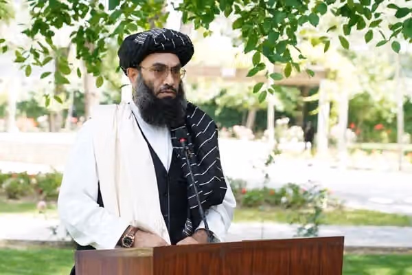 واکنشها به ملی و رسمی خواندن زبانها؛ حنفی میگوید طالبان متعصب نیستند