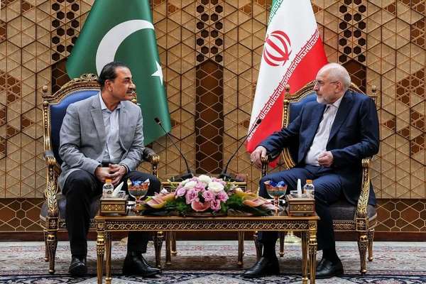 امریکا سره خبرو ته د ایران نه چمتووالی؛ عاصم منیر تش لاس پاکستان ته ستون شو