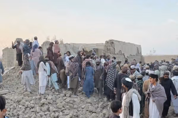 سخنگوی طالبان: پاکستان کنر و هلمند را بمباران کرد