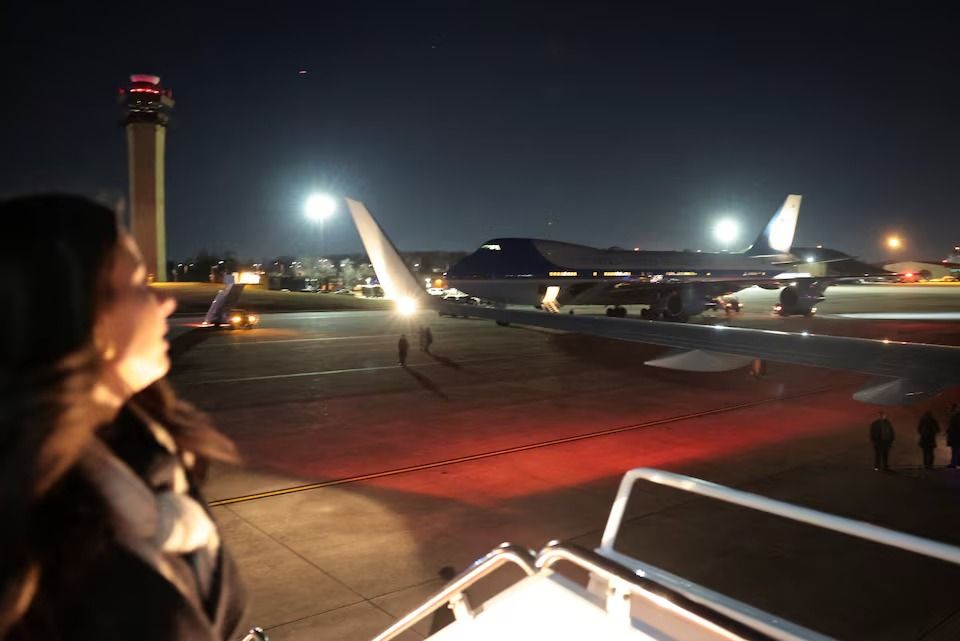 داووس ته د سفر پرمهال د ټرمپ الوتکه له تخنیکي ستونزې سره مخ شوه