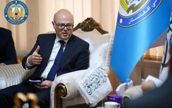 حقانی به سفیر ترکیه: برای بازگشت افغانها از ترکیه به افغانستان کمک کنید