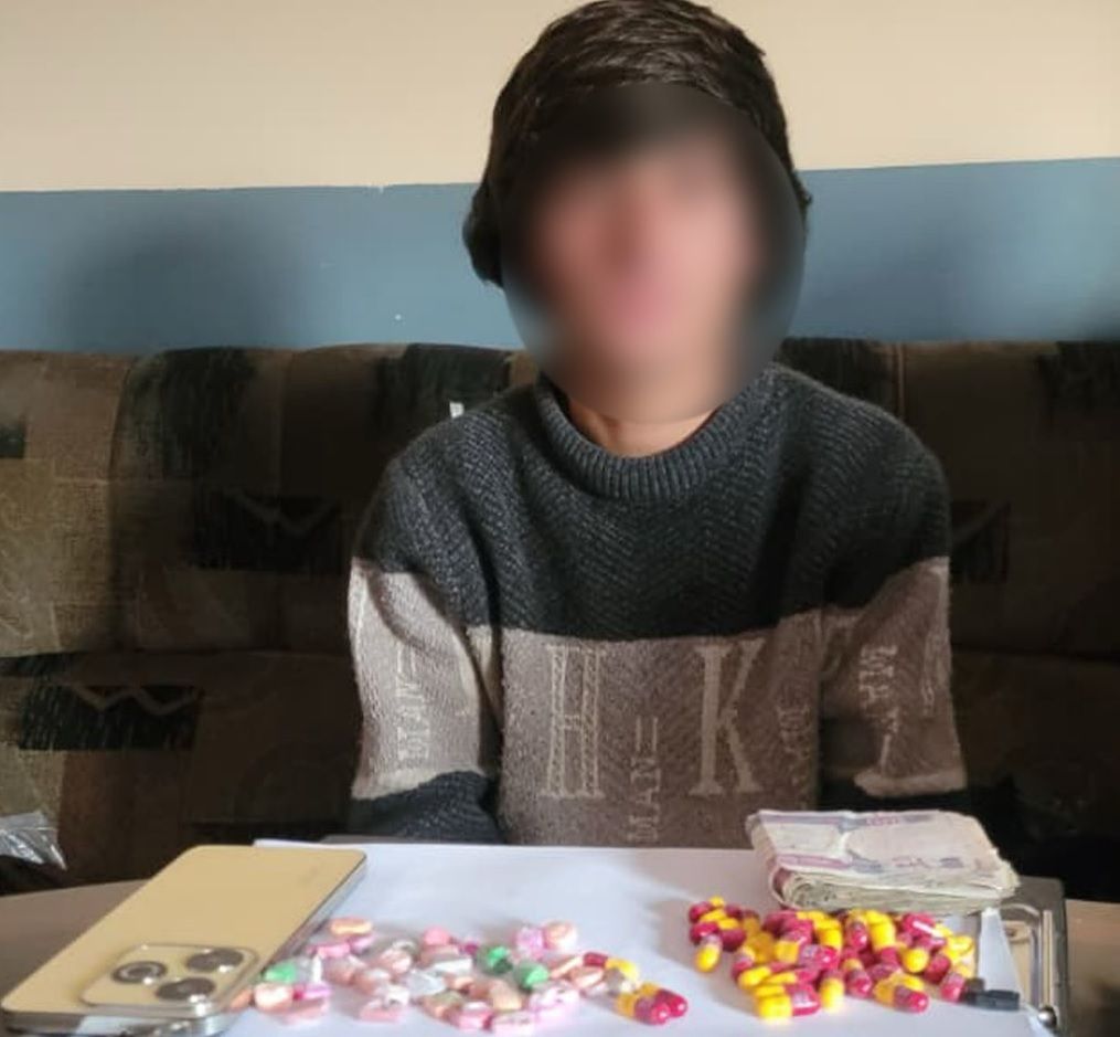 طالبانو په ۵ ولایتونو کې د جنایي جرمونو او نشه یي توکو د پلور په تور ۹۵ کسان نیولي 