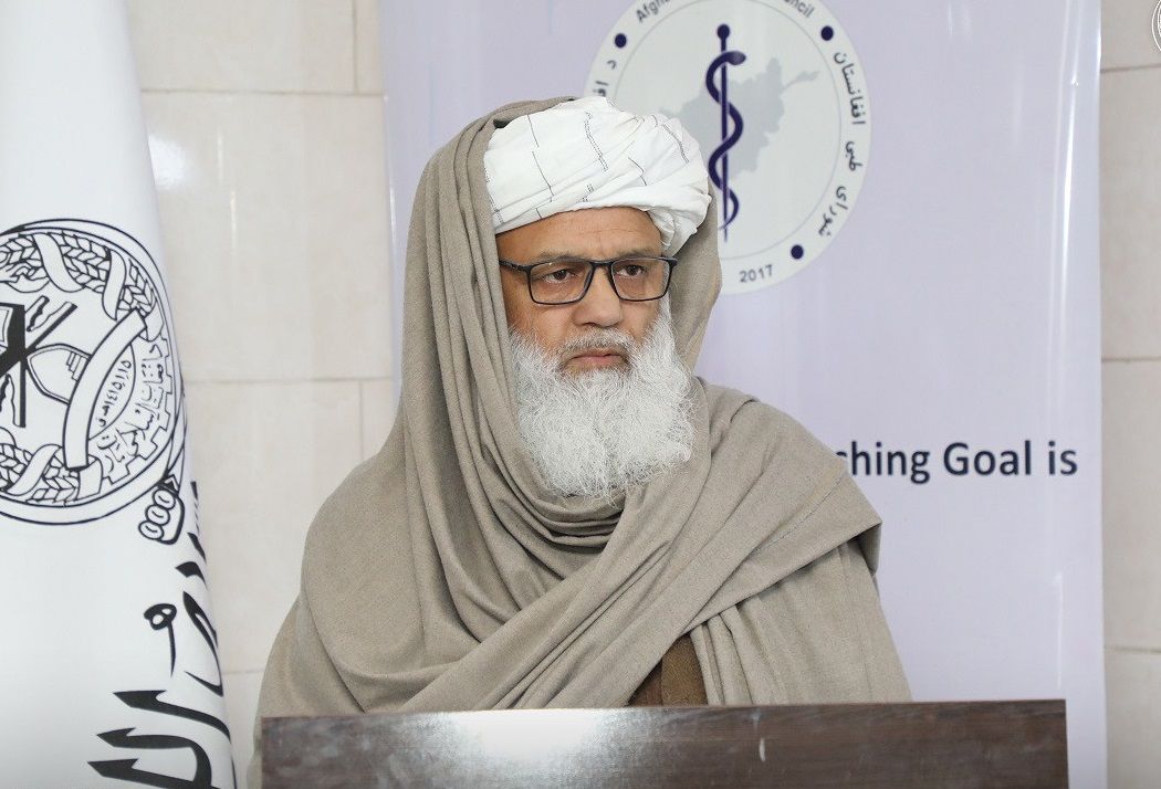 نورالحق انور: په ټول هېواد کې د افغانۍ بشپړه کارونه د اقتصادي خپلواکۍ څرګنده نښه ده