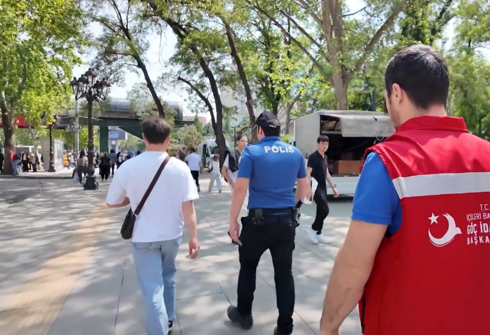 ترکیه در سال جاری میلادی بیش از ۹ هزار مهاجر افغان را بازداشت کرده است