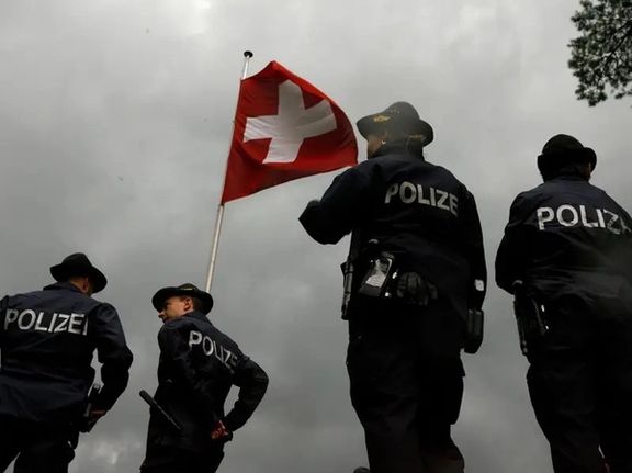 پناهجوی ایرانی بعد از گروگان گرفتن ۱۵ نفر در سوئیس به دست پولیس کشته شد