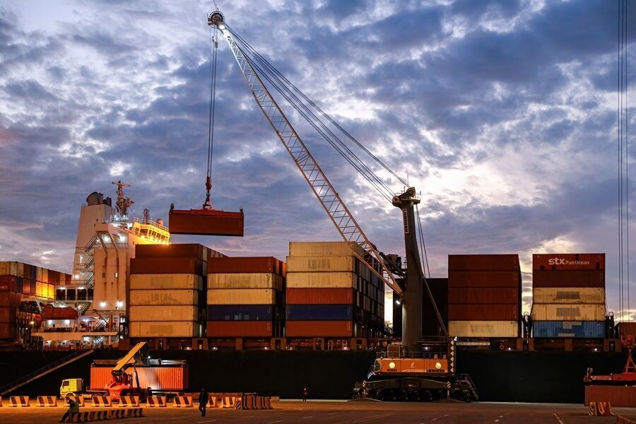 د هند ولسمشر له ټرمپ سره له بندیزونو د چابهار بندر پر معافیت غږیږي