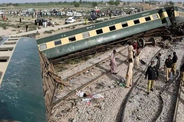 انفجار در مسیر قطار جعفر اکسپرس در پاکستان چهار زخمی برجای گذاشت