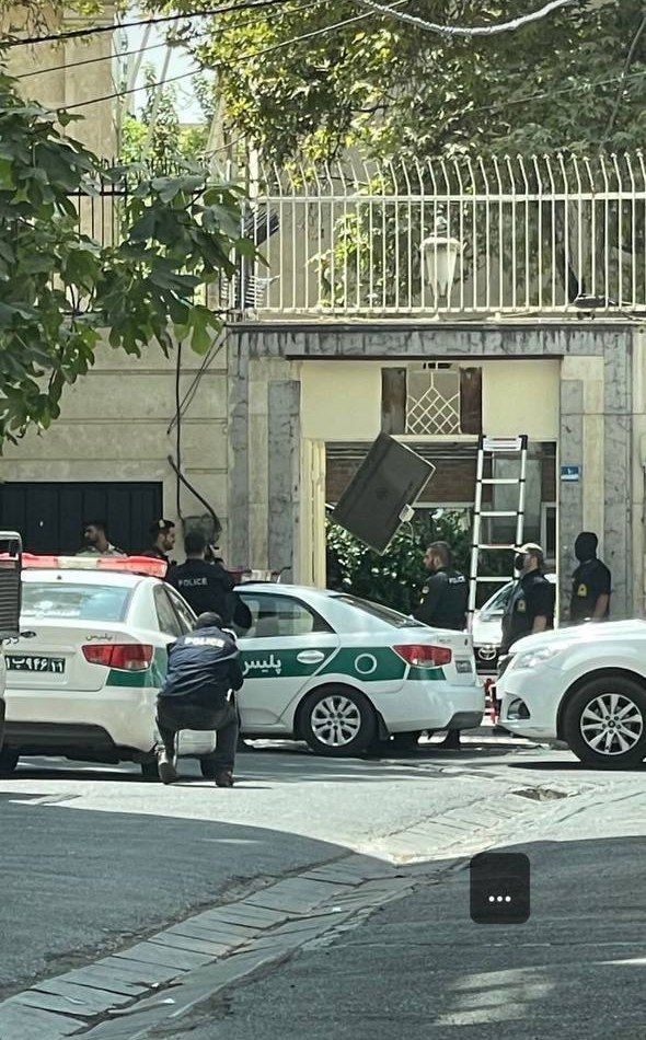 د ایران امنیتي ځواکونو په تهران کې په جرمني پورې تړلی ګوېته فرهنګي مرکز دفتر وتاړه