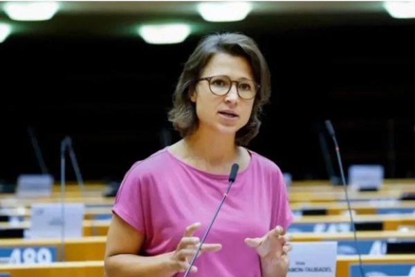 انتقاد تند عضو پارلمان اروپا از دعوت احتمالی طالبان به بروکسل