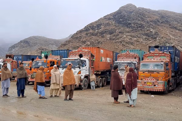 Pakistan Halts Loading Of Afghan Traders’ Goods At Karachi Port