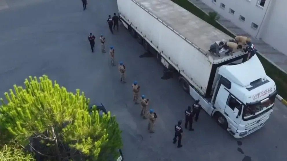 یافته‌های چند رسانه: پناهجویان افغان در مراکز اخراج در ترکیه لت‌وکوب می‌شوند