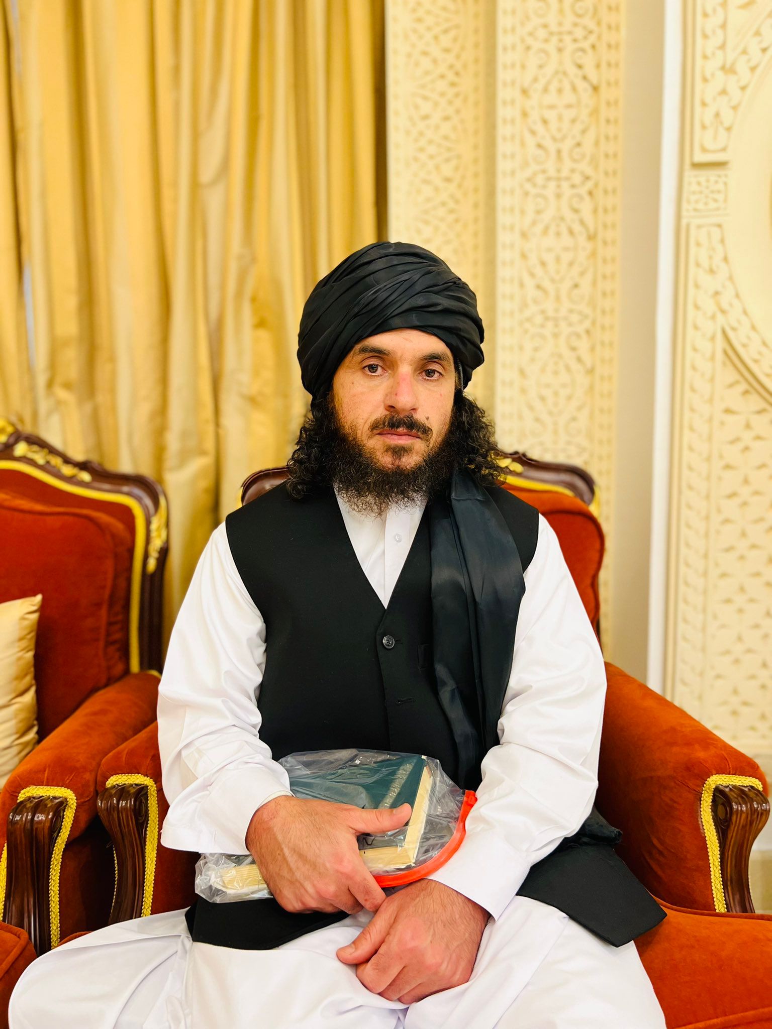 مردی که به تازه‌گی از گوانتانامو رها شده کیست و چگونه از زندان نظامی امریکا بیرون آمد؟