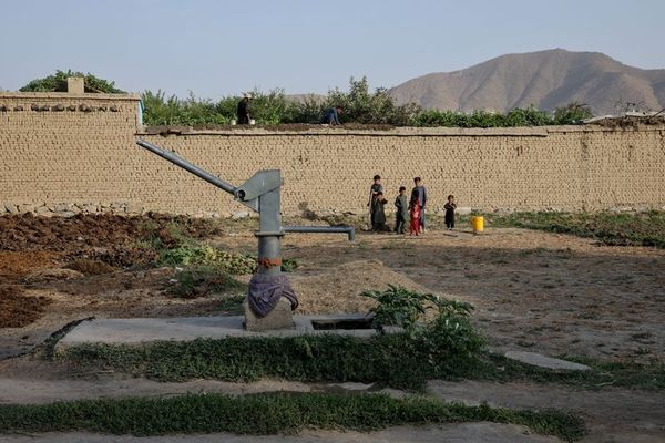 باشندگان غرب کابل: «افراد زورمند در قلعه نو زمینهای مردم را تصرف میکنند»