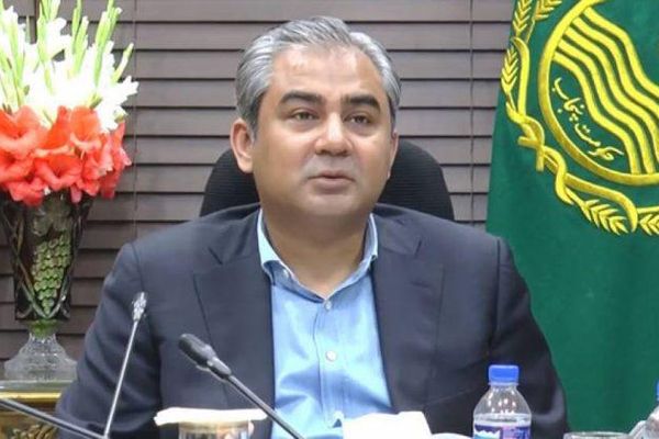 د پاکستان د کورنیو چارو وزیر په بنو کې د دوو پولیسو پر وژلو خواشیني ښودلې ده