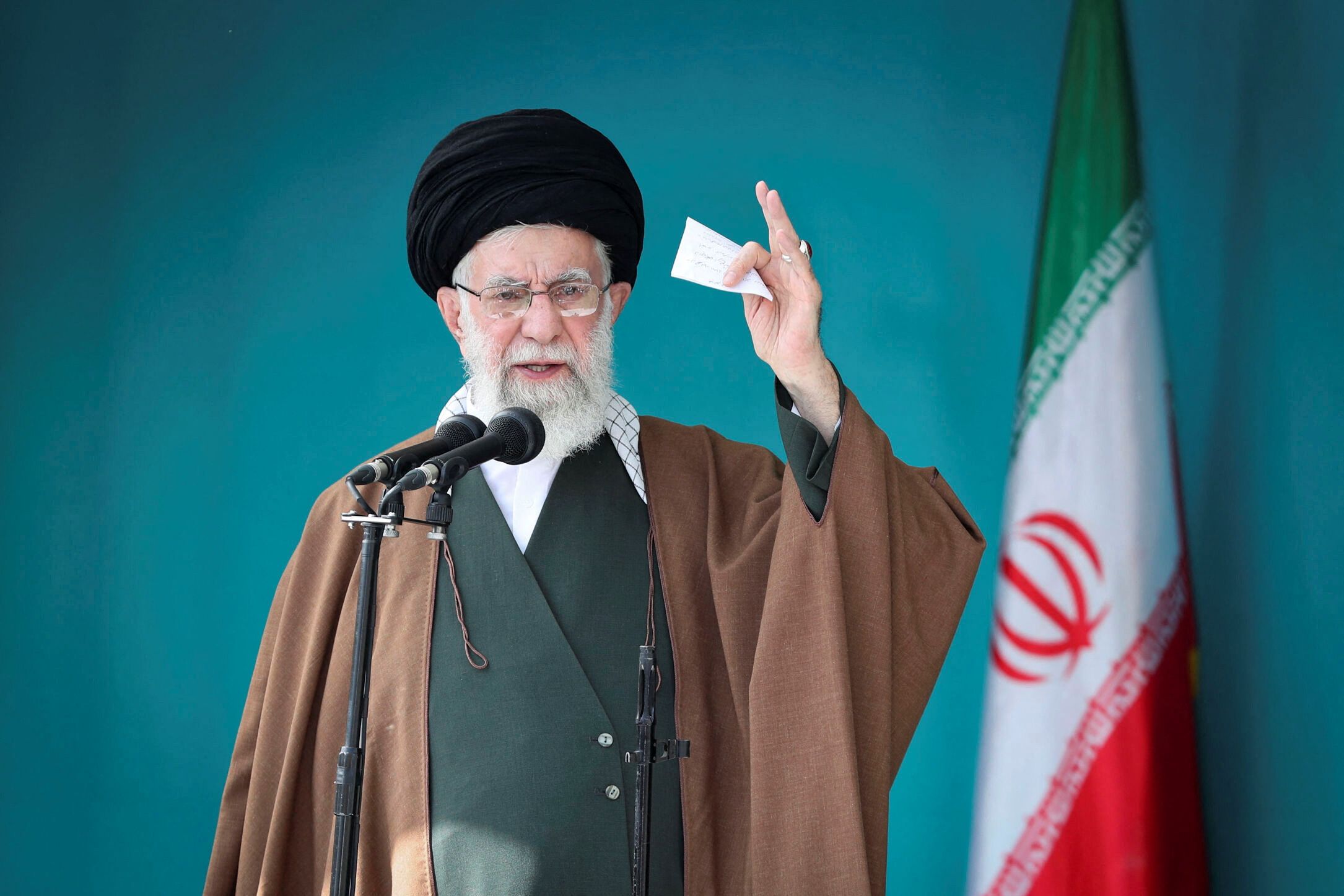 خامنه‌ای: اگر دشمنان شرارت کنند، ضربه متقابل محکم خواهند خورد