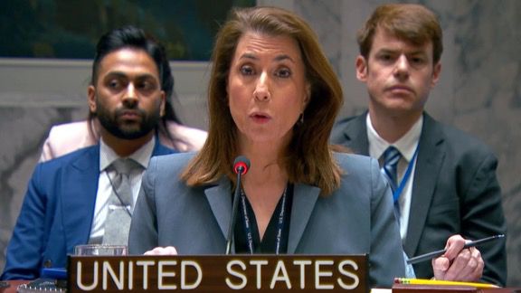 د امریکا استازې: طالبان له بندیانو څخه د فشار د وسیلې په توګه کار اخلي