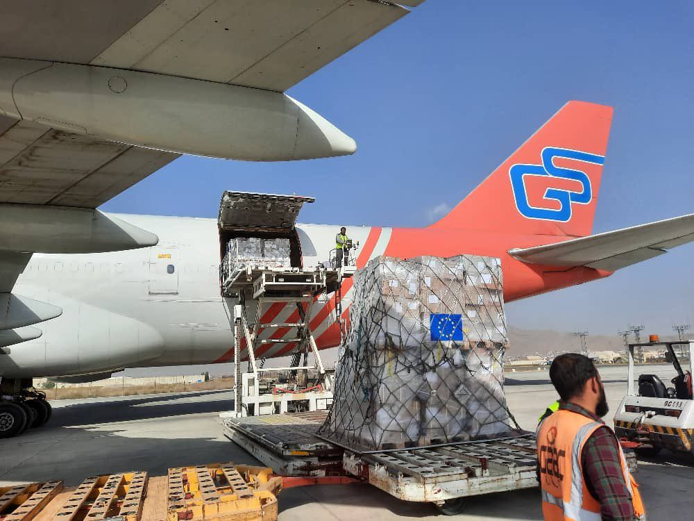 اتحادیه اروپا ۹۷ تن دارو و کمک‌های حیاتی به سیلاب‌زدگان افغانستان کمک کرد