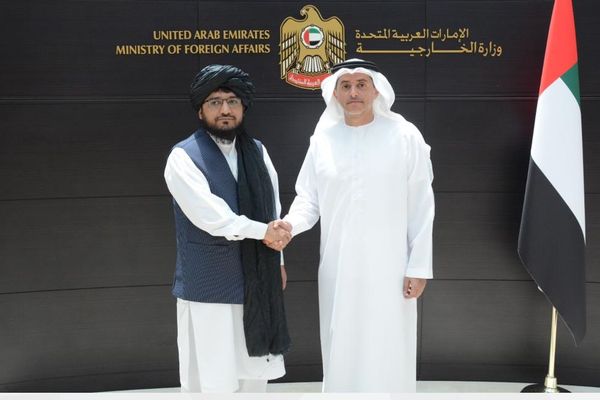 متحده عربي اماراتو د طالب ډیپلوماټ باورلیک ومانه