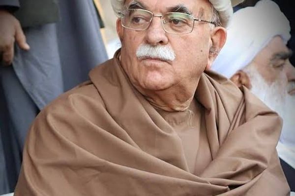 عمران خان د پاکستان ولسي جرګه کې محمود خان اڅکزی د اپوزېسیون مشر وټاکه