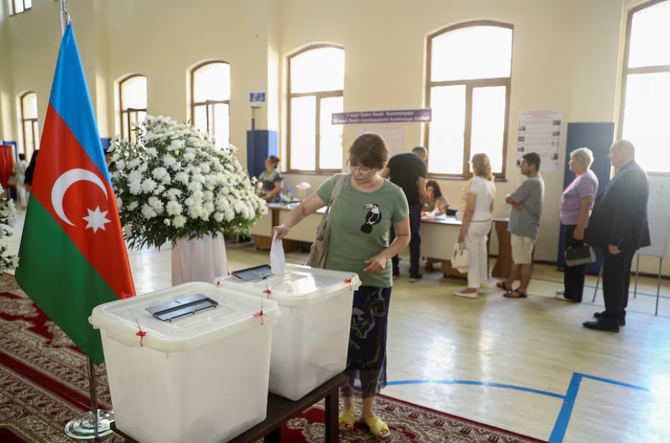 حزب حاکم آذربایجان به رهبری الهام علی‌اف از پیروزی در انتخابات پارلمانی خبر داد