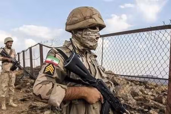 دستکم ۱۰ مهاجر افغان در تیراندازی مرزبانان ایران کشته شدند