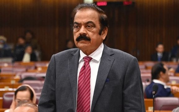 رانا ثناءالله: له طالبانو سره خبرې د کړکېچ یوازینۍ حل لاره ده