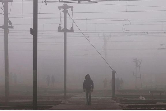 موج سرمای شدید و هوای مهآلود زندگی را در دهلی و شمال هند مختل کرده است