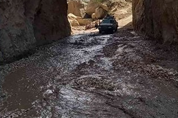 په بلخ کې د ورښتونو او غر ښویېدنې له امله د دوو ولسوالیو لارې تړل شوې دي