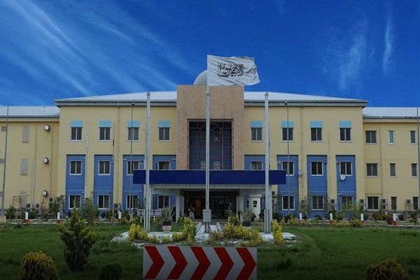 نبي عمري د پنځو ولایتونو له والیانو سره ناسته کړې