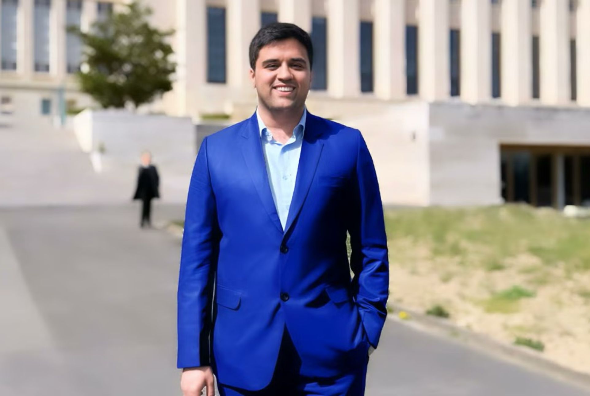 په برېټانیا کې د طالبانو ضد پر یو افغان فعال د برید په تور پولیسو دوه کسان نیولي دي