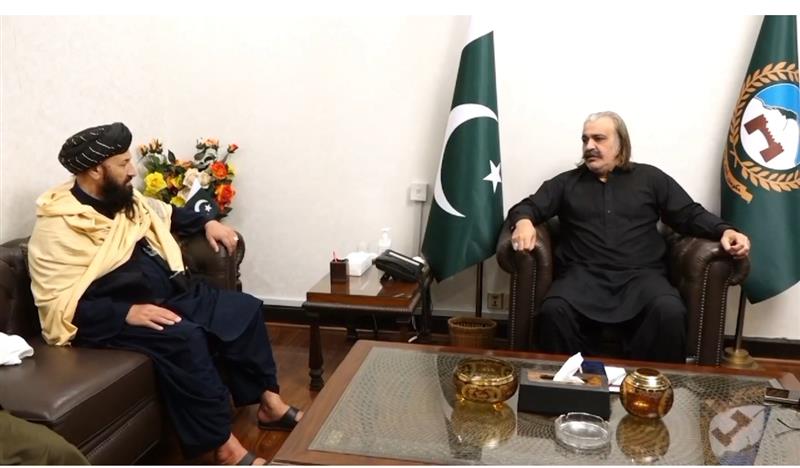 طالب کونسل او د خیبر پښتونخوا سر وزیر پر تورخم لارې خبرې کړې دي