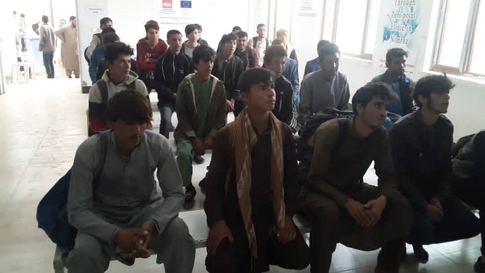 ایران: په تېره یوه اونۍ کې مو ۷۵۰۰ غېر قانوني افغان کډوال بېرته افغانستان ته ولېږل